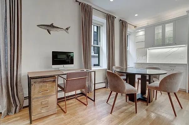 Foto del edificio - 260 W Broadway