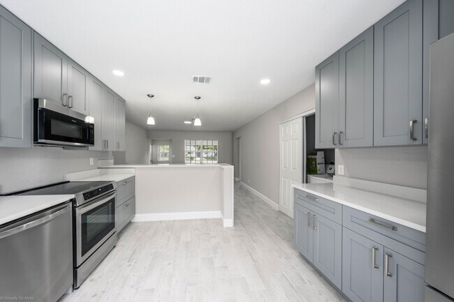 Building Photo - 5135 Sunrise Blvd