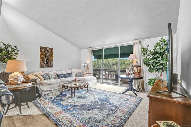 Building Photo - 6455 La Jolla Blvd