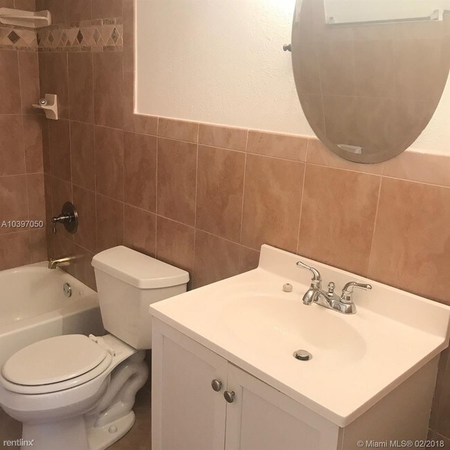 Building Photo - 15225 NE 6th Ave