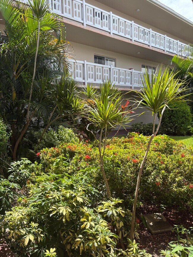 Foto del edificio - 2770 Garden Dr S