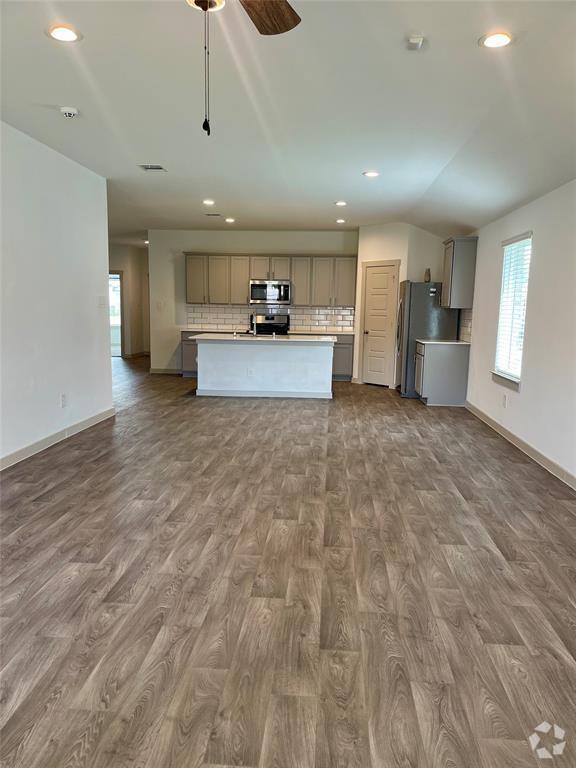 Evergreen Fairways Apartments for Rent with Parking Baytown, TX 1