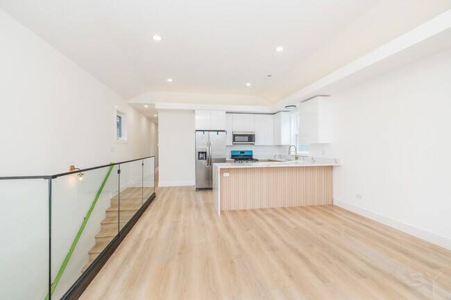 Foto del edificio - 1245 S Fairfield Ave