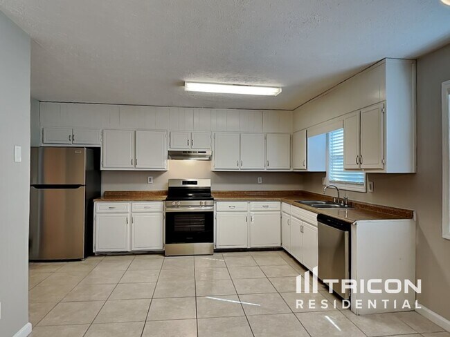 Building Photo - 5420 Red Berry Ln SW