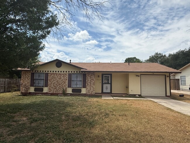 Photo - 4839 Castle Stream Dr (San Antonio, TX) House