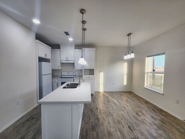 Foto del edificio - 2328 Summit Rd