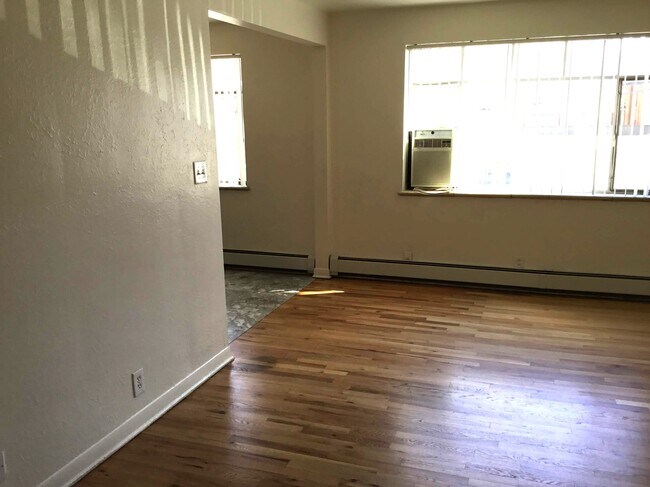 Foto del edificio - 1350 Columbine St