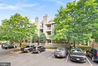Building Photo - 1725 Ascot Way
