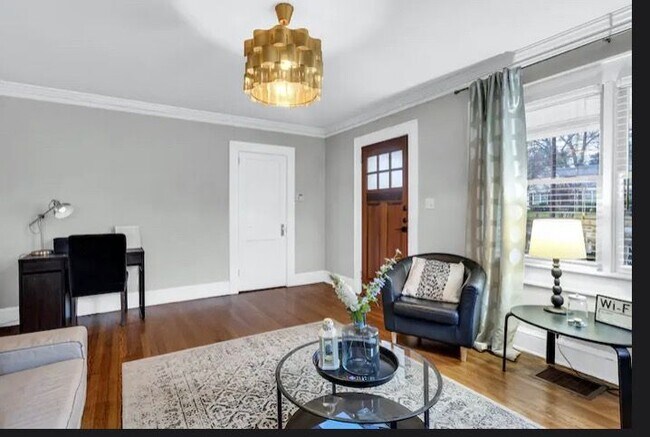 Foto del edificio - 1354 Winburn Dr