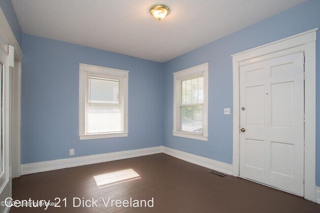 Building Photo - 2 br, 1 bath House - 217 W Fairmont Avenue