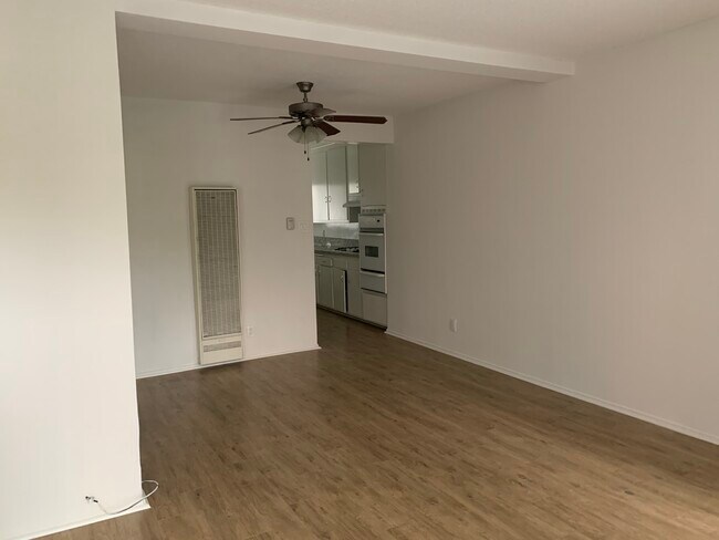 Building Photo - 1128 7th St