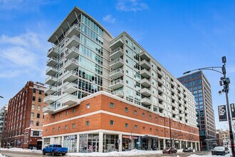Building Photo - 909 W Washington Blvd