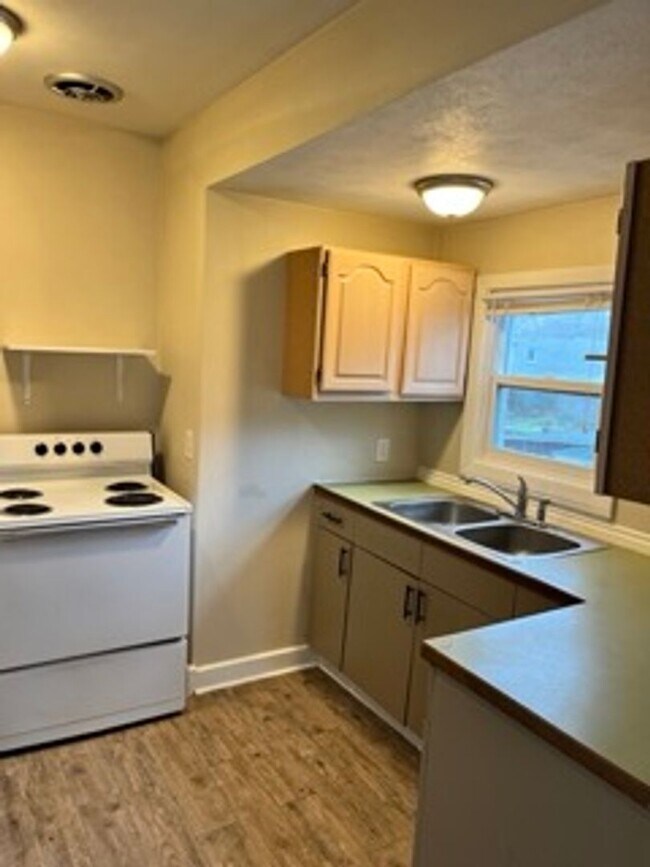 Building Photo - 1 bedroom in North Spokane!