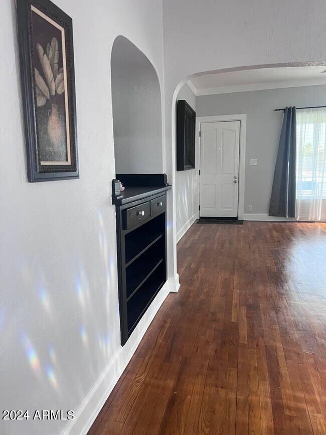 Foto del edificio - 2137 W Madison St