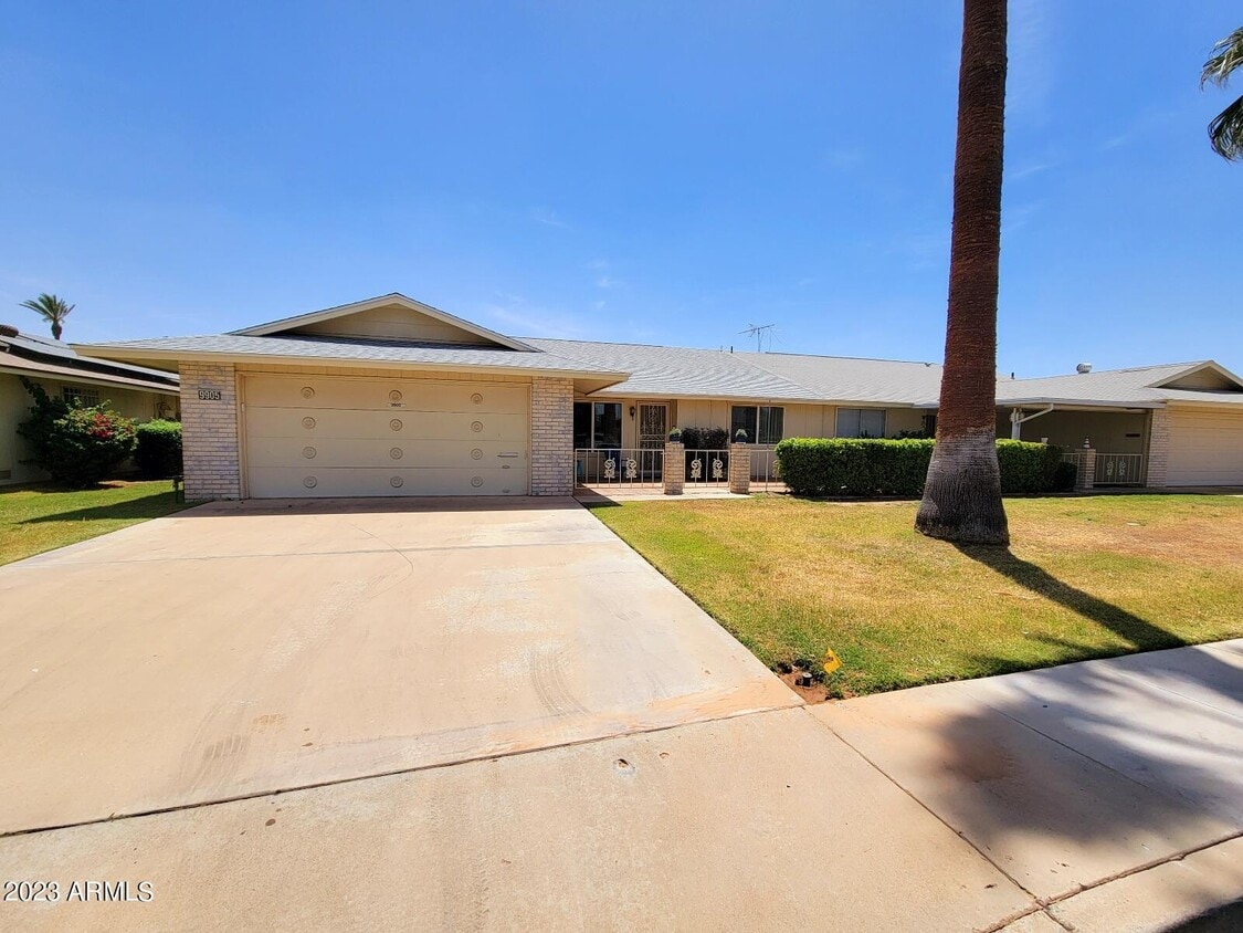 9905 W Pleasant Valley Rd Sun City, AZ 85351 Alquileres en Sun City