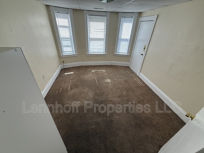 Building Photo - 82 Gershom Ave