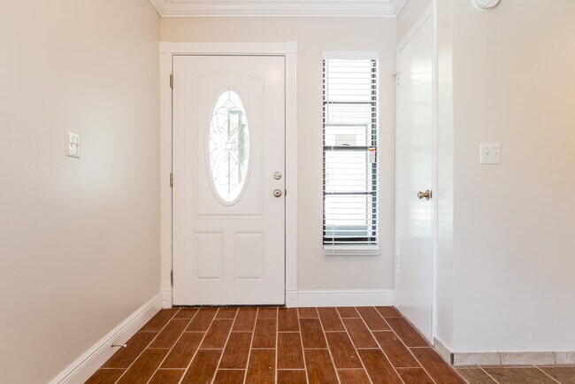 Foto del edificio - 402 E Springtree Way