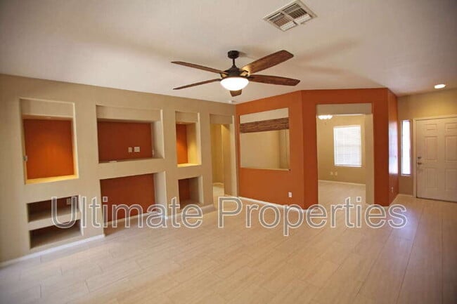 Foto del edificio - 12916 W Crittenden Ln