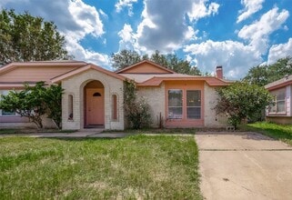 Building Photo - 11009 Crenchrus Ct