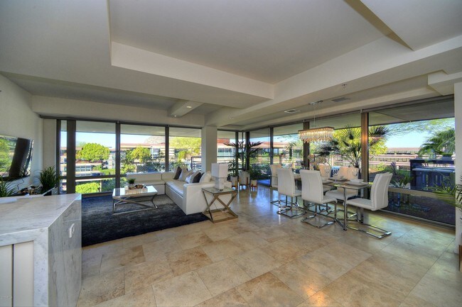 Foto del edificio - 7151 E Rancho Vista Dr