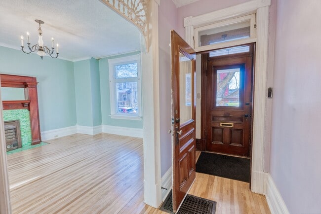 Building Photo - 263 Flora St