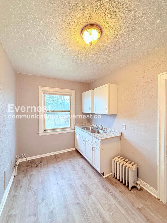 Building Photo - 13909 Hartwell St