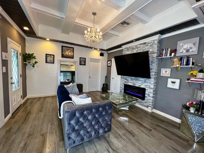 Foto del edificio - 18408 E Covina Blvd