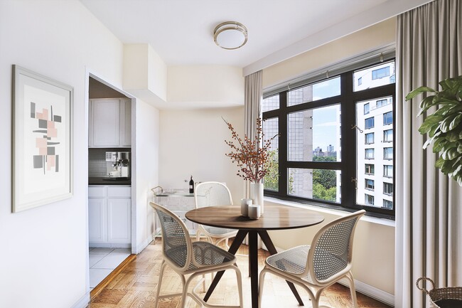 Interior Photo - 4 East 89th Street