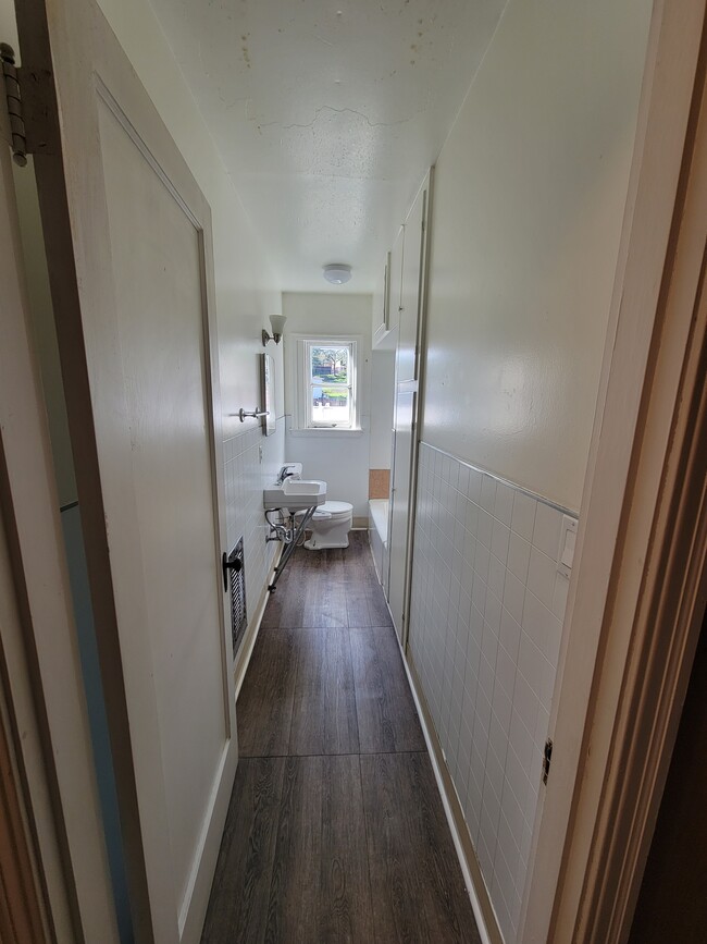 Building Photo - 1591 Silverado Trail