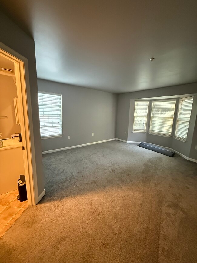 Foto del edificio - 9708 Lake Pointe Ct