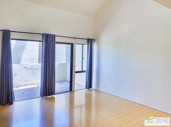 Building Photo - 1655 E Palm Canyon Dr