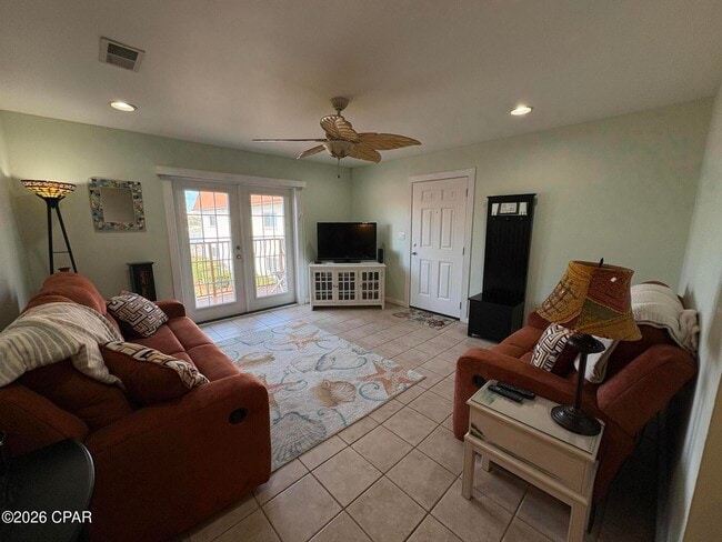 Foto del edificio - 2100 W Beach Dr