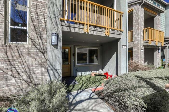 Foto del edificio - 2418 Stearman Ln