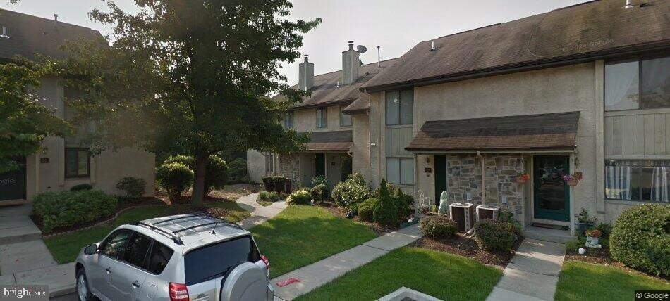 Primary Photo - 29 Hampshire Dr