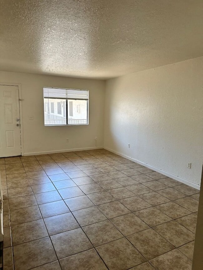 Building Photo - 18202 N Cave Creek Rd