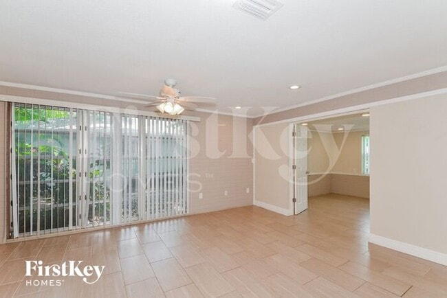 Foto del edificio - 4108 15th Ave W