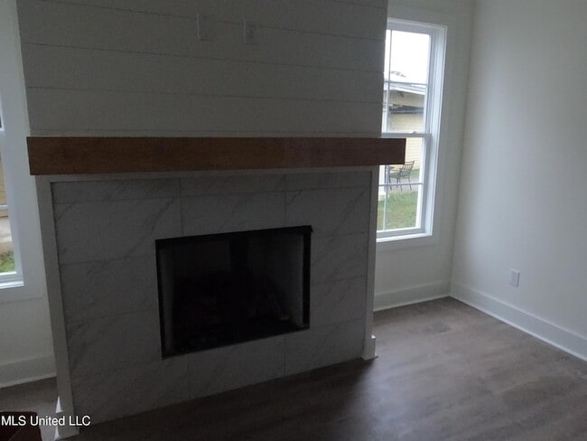 Building Photo - 317 Hamilton Ct