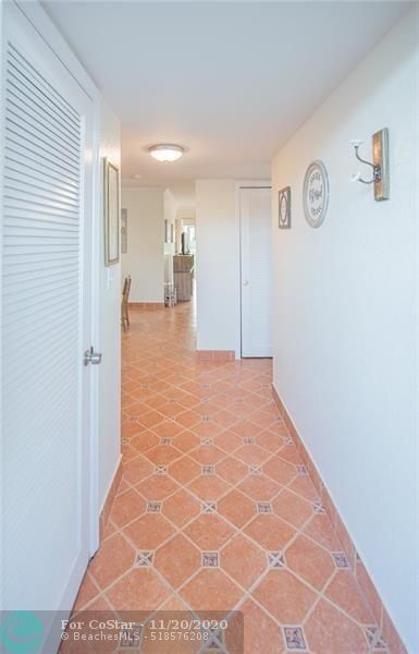 Foto del edificio - 9818 Marina Blvd