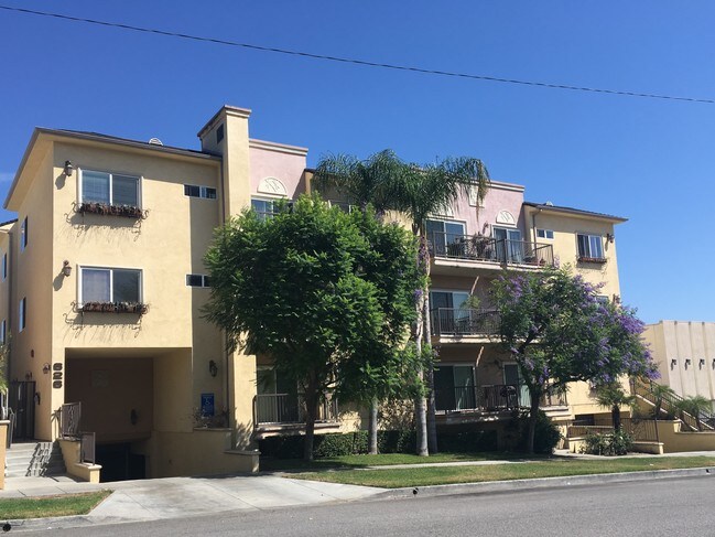 Front - 626 E Orange Grove Ave