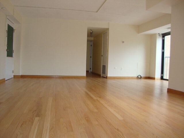 Foto del edificio - 1243 Beacon St