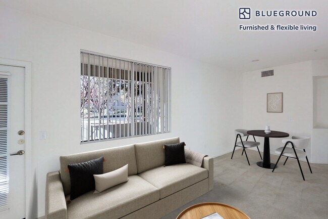 Foto del edificio - 3200 Rubino Dr