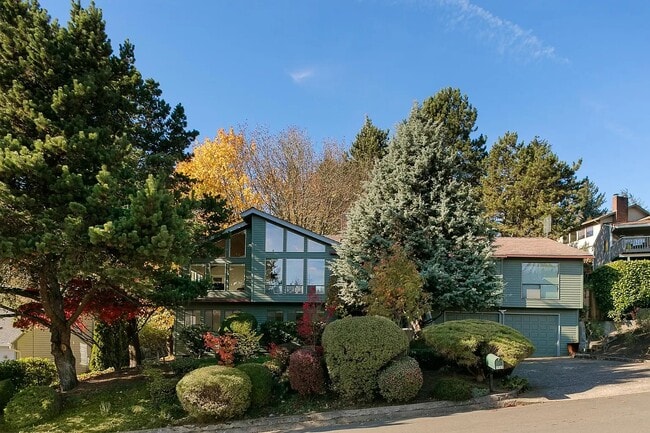 Photo - 2731 SW Bucharest Ct (Portland, OR) House