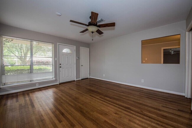 Building Photo - 5318 De Milo Dr