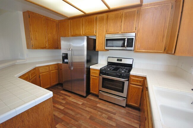 Building Photo - 4 Bedroom San Marcos Home