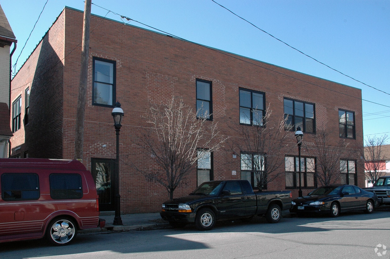 Building Photo - Bakery Commons