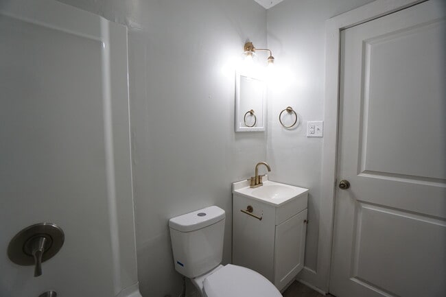 Building Photo - 3909 39th Ct N