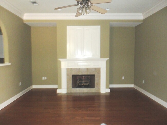 Building Photo - Shenandoah area 3BR/2BA house with dbl garage