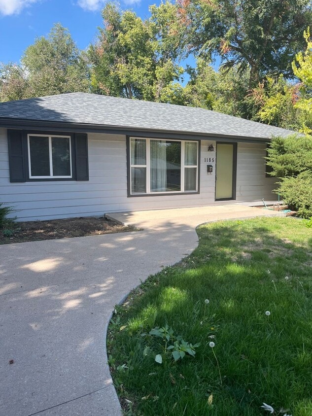 Spacious 2bd/1bth with a fully finished ba... - 1185 S Grape St (Denver, CO)