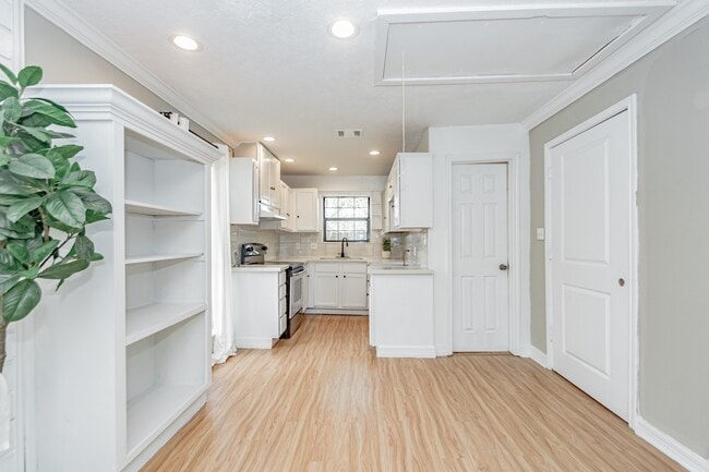 Building Photo - 3002 Kirk St