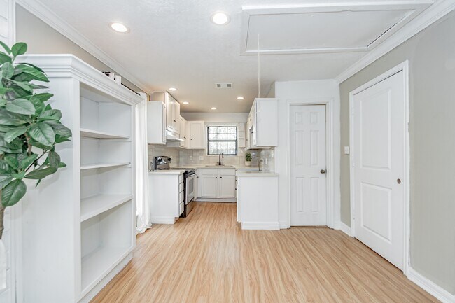 Foto del edificio - 3002 Kirk St